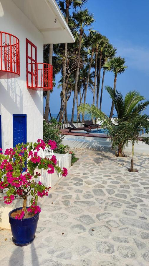 Отель Greek Bay Ауровиль Экстерьер фото